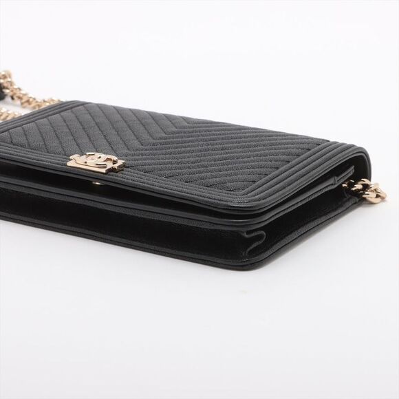 Chanel Boy Chanel Caviar Skin Chain Wallet V Stitch Black Gold Metal Fittings - Picture 2 of 6